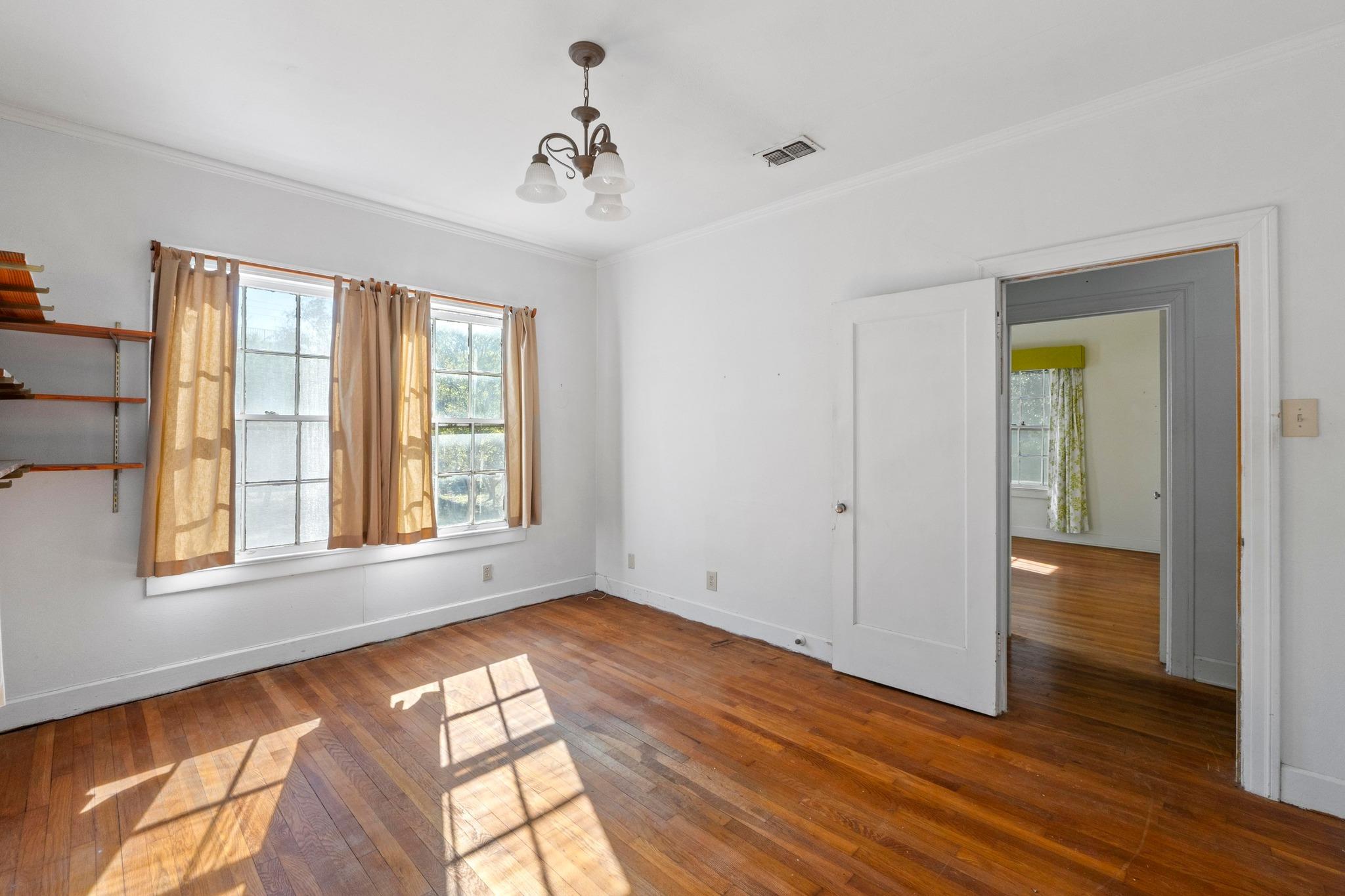 810 E 45th St, Austin, TX 78751