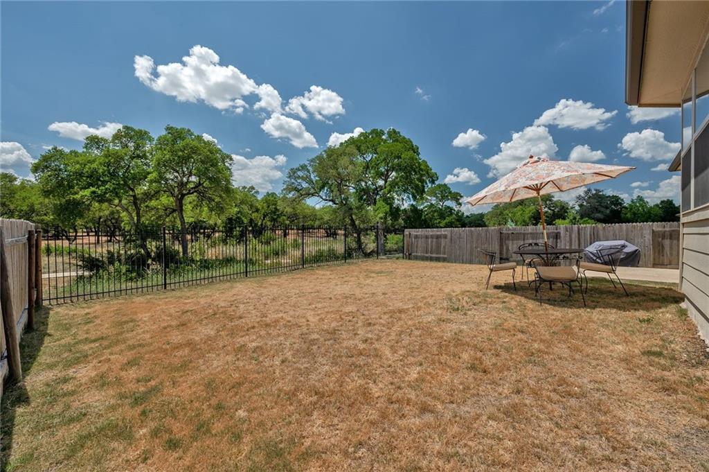 109 Hunts Link Rd, Dripping Springs, TX 78620