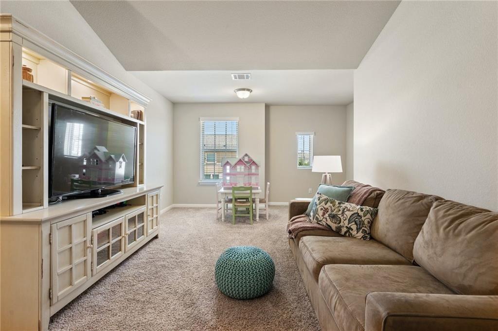 109 Hunts Link Rd, Dripping Springs, TX 78620