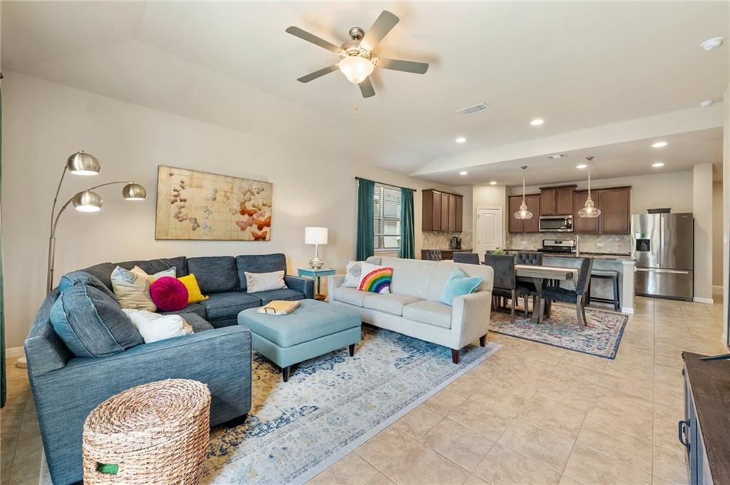 109 Hunts Link Rd, Dripping Springs, TX 78620