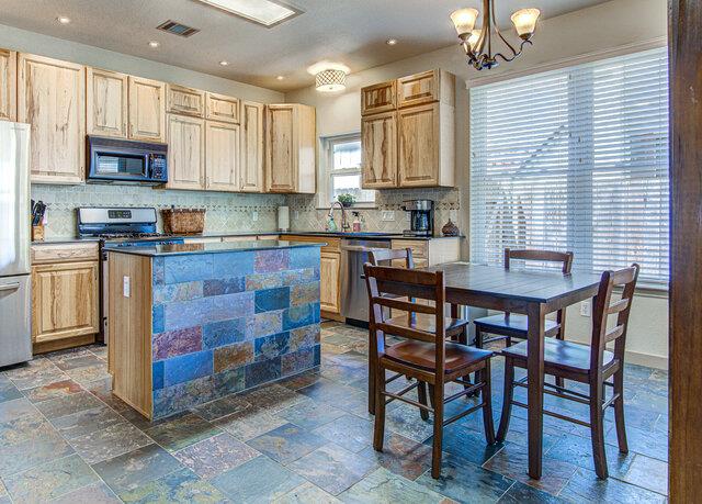 7712 Earp Way, Austin, TX 78729