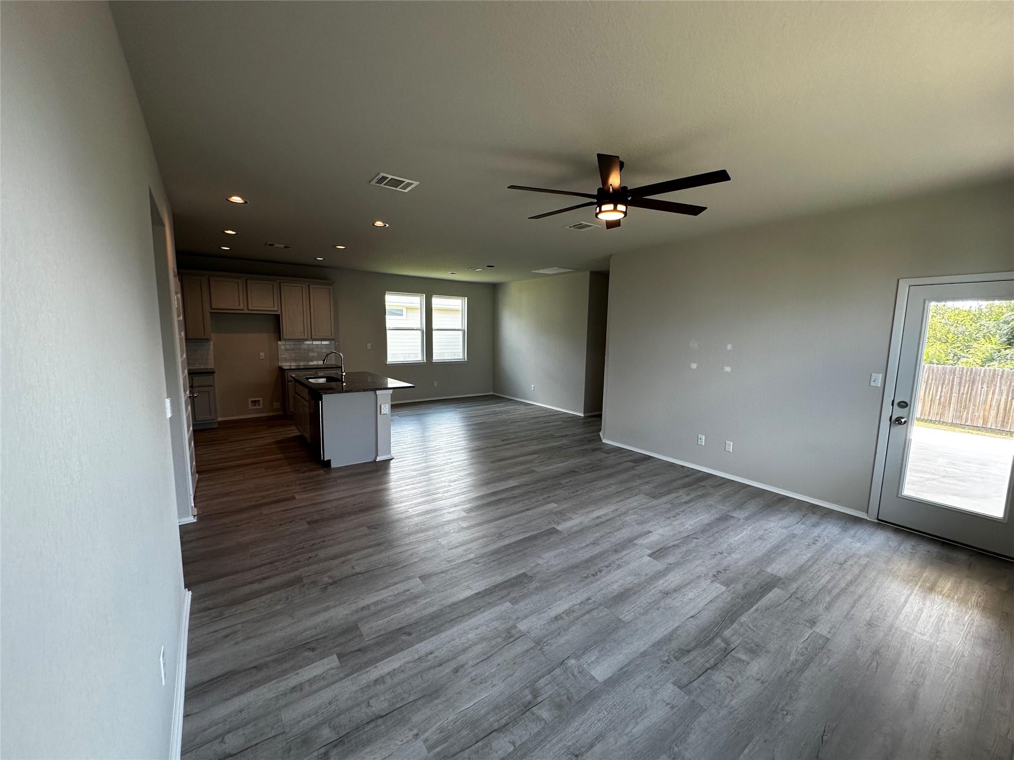 316 Insider Loop, Elgin, TX 78621