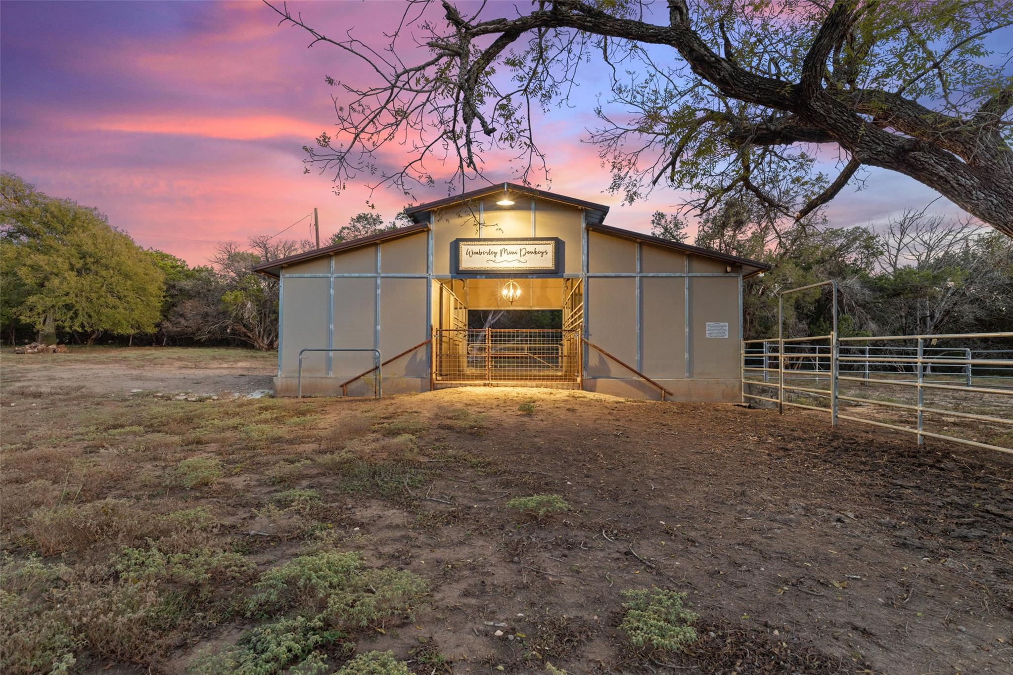 222 Winn Valley Dr, Wimberley, TX 78676