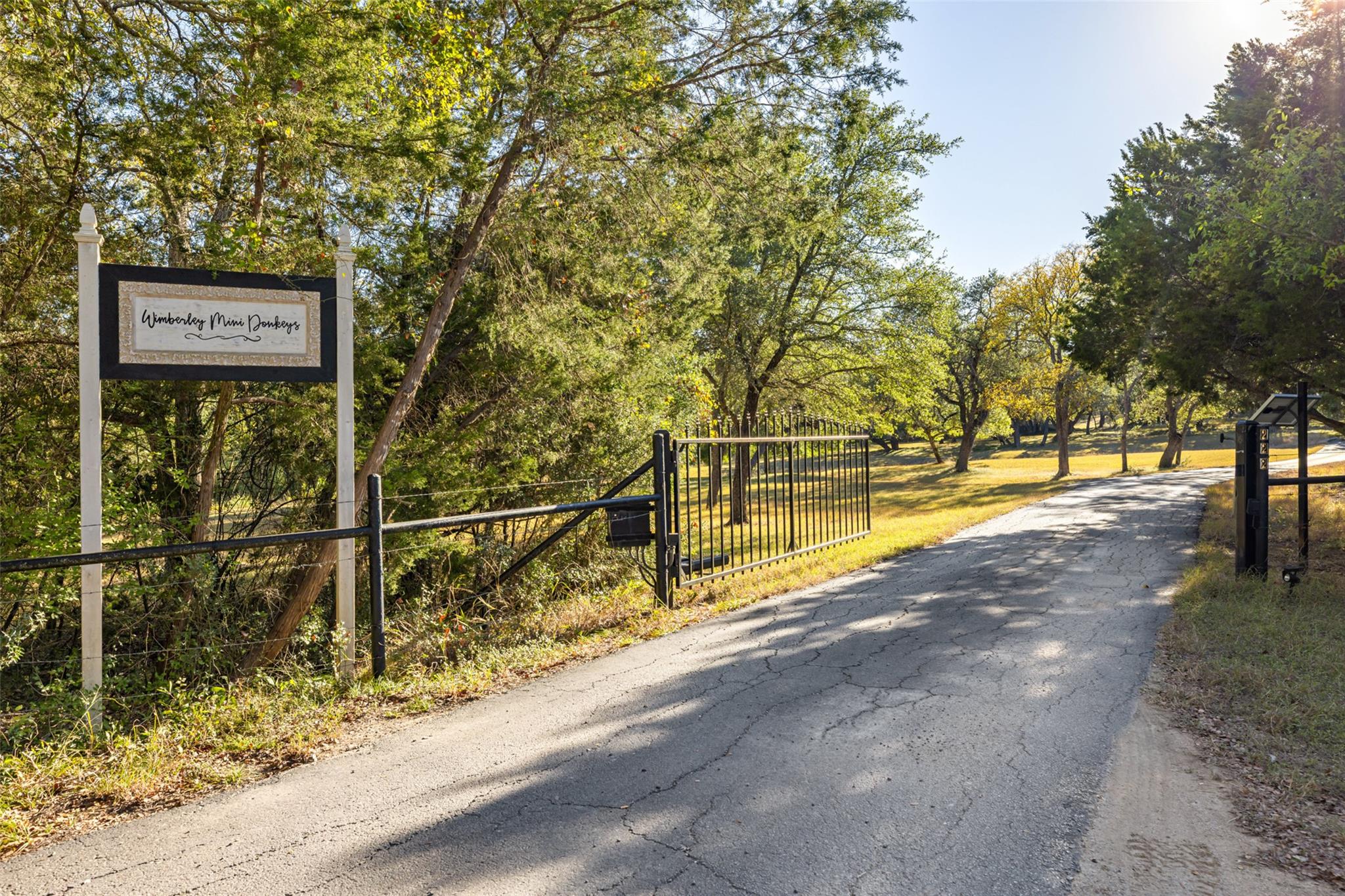 222 Winn Valley Dr, Wimberley, TX 78676