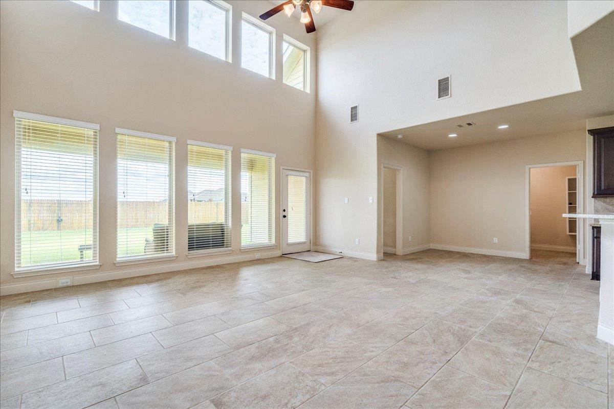 2933 Countryside Path, Seguin, TX 78155