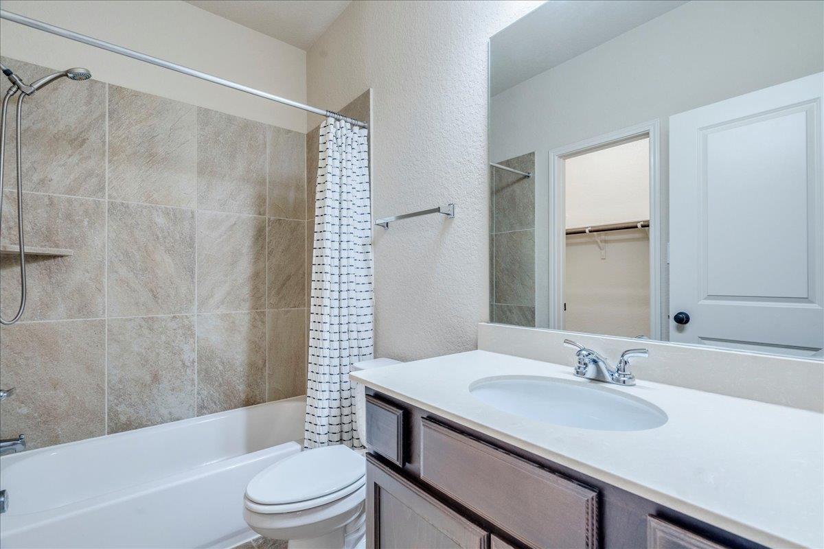 2933 Countryside Path, Seguin, TX 78155