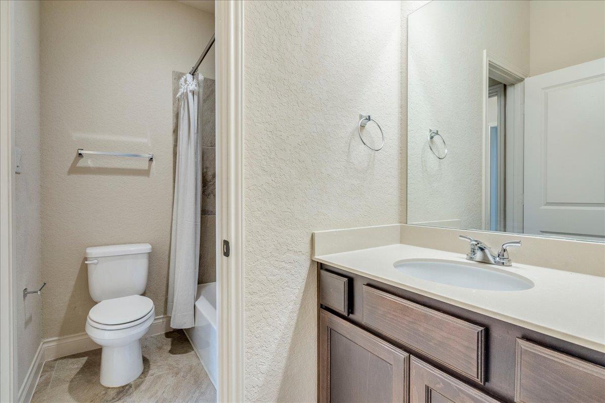 2933 Countryside Path, Seguin, TX 78155