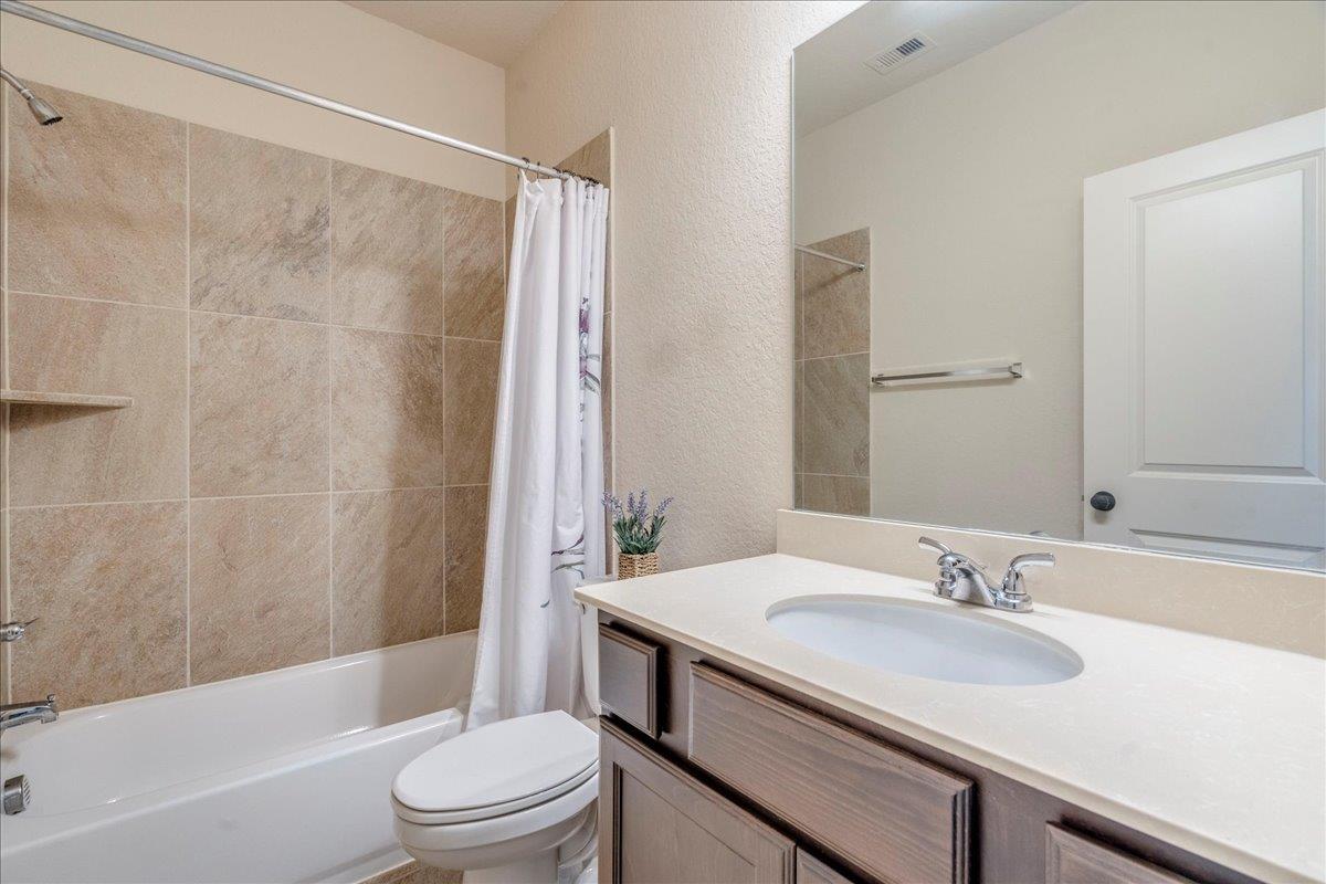 2933 Countryside Path, Seguin, TX 78155