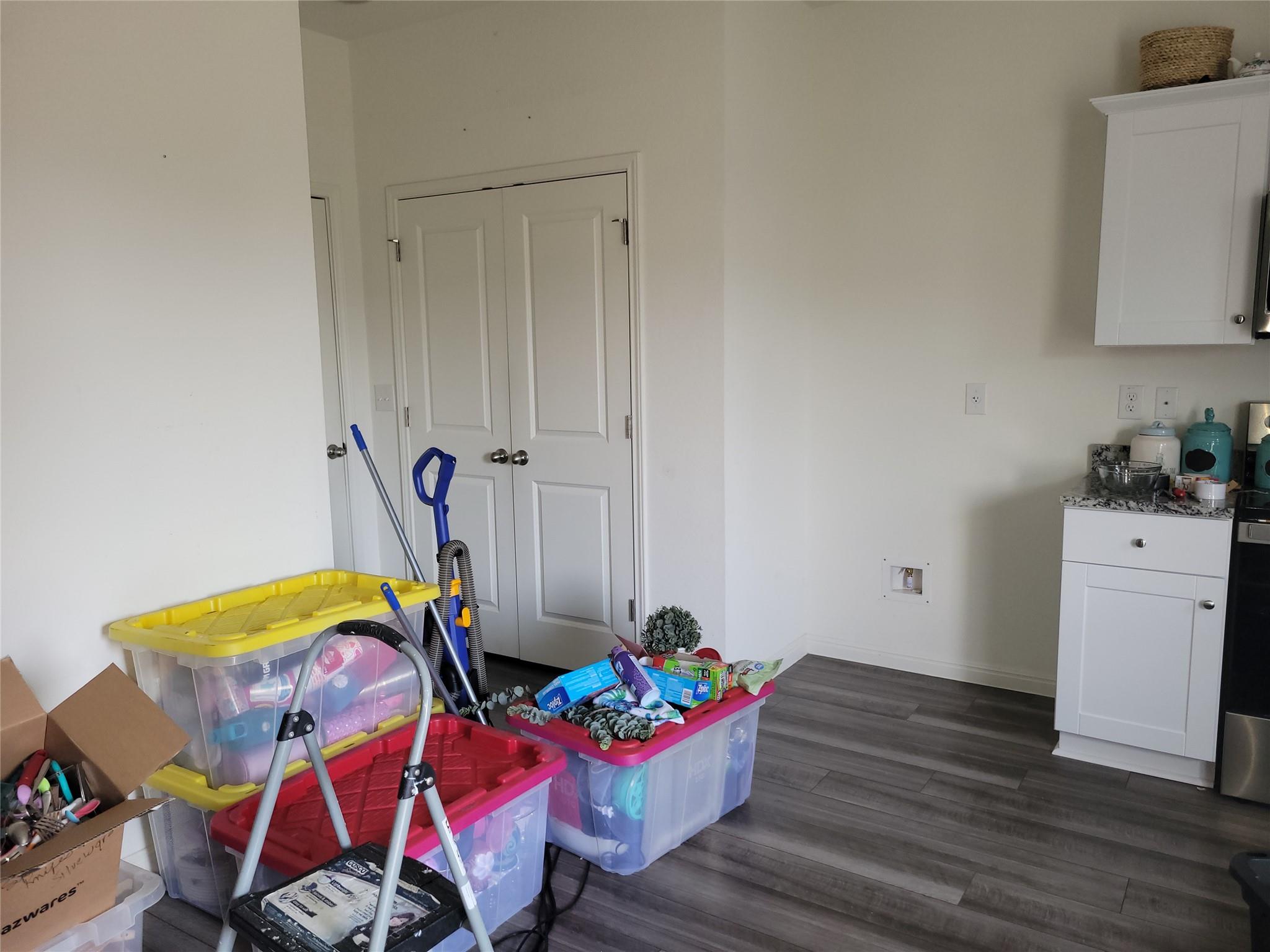 107 Gemsbok Rd, Hutto, TX 78634