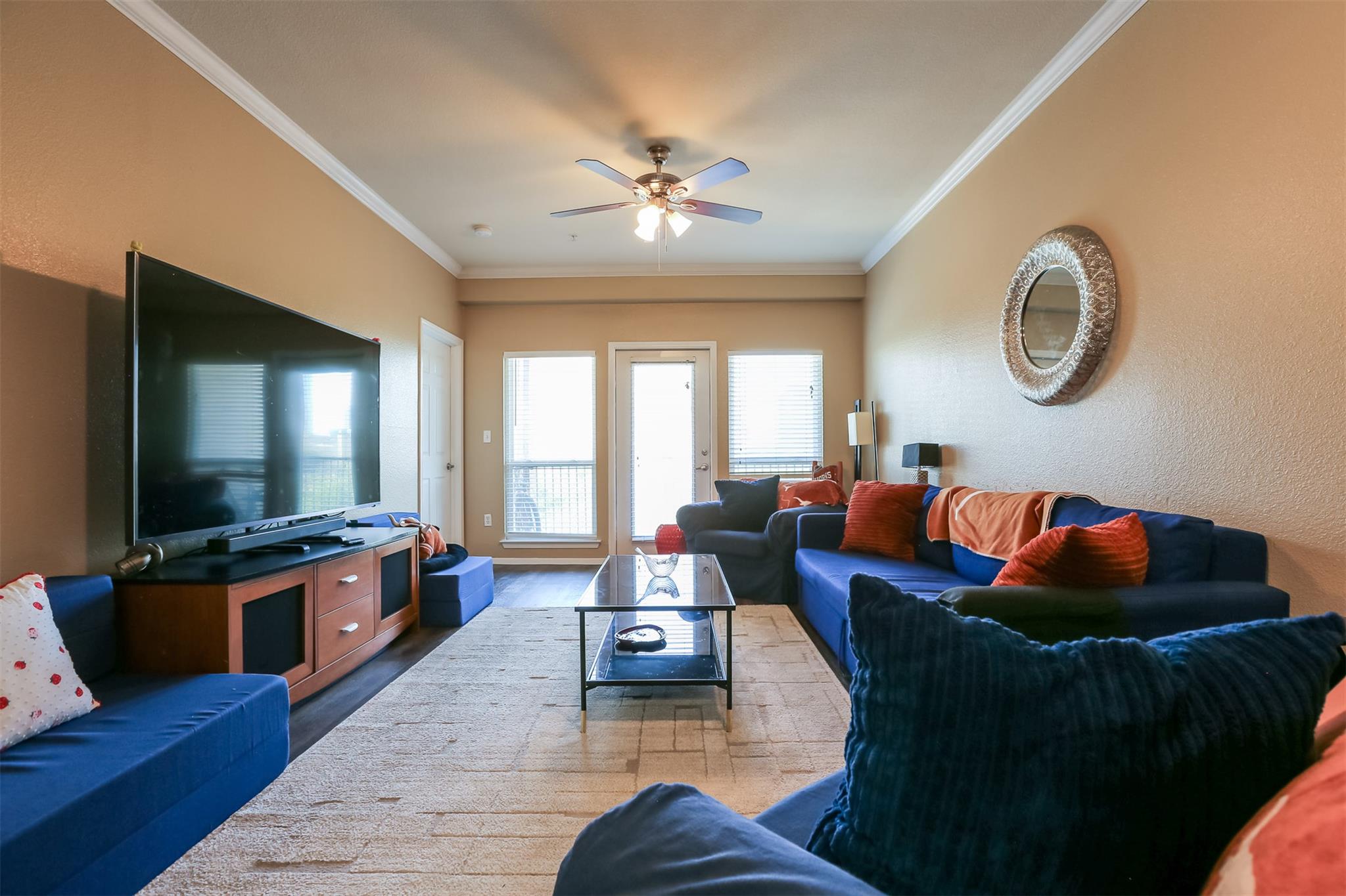 910 W 25th St # 408, Austin, TX 78705