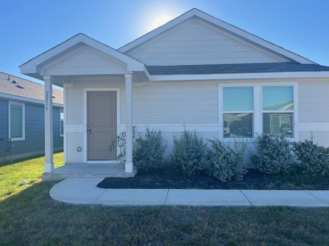 2215 Cyclone Dr, Lockhart, TX 78644