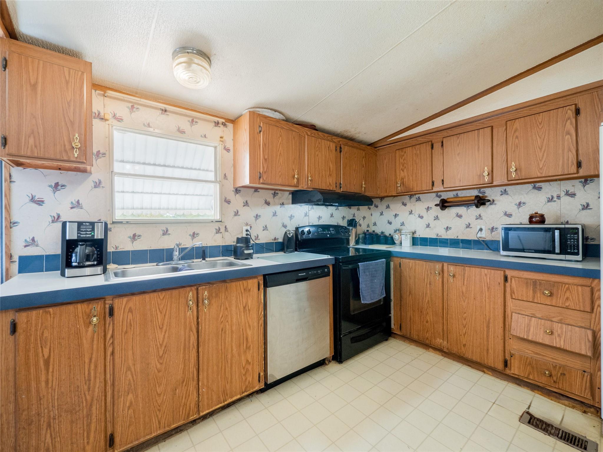 15881 Willow Grove Rd, Moody, TX 76557