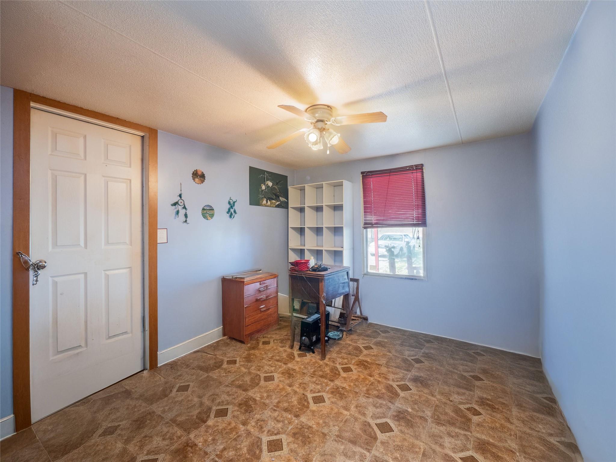 15881 Willow Grove Rd, Moody, TX 76557