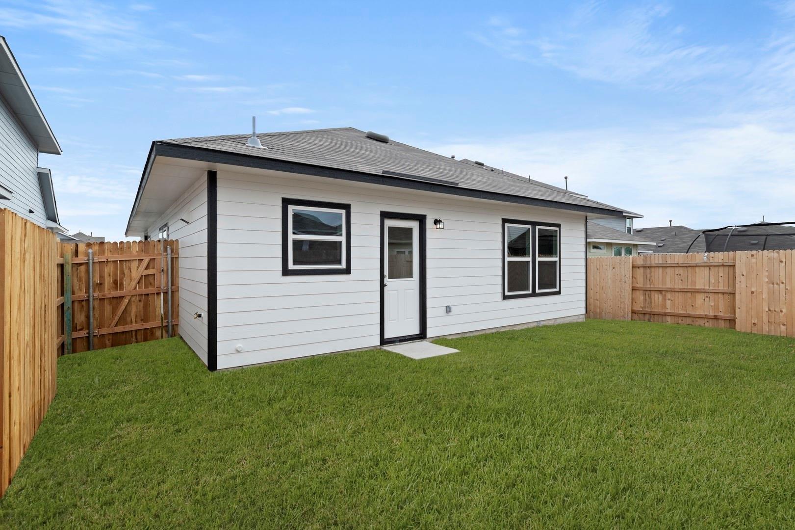 348 Jade St, Maxwell, TX 78656