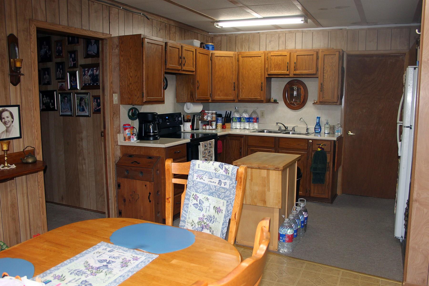 224 Sides Ln, Lockhart, TX 78644