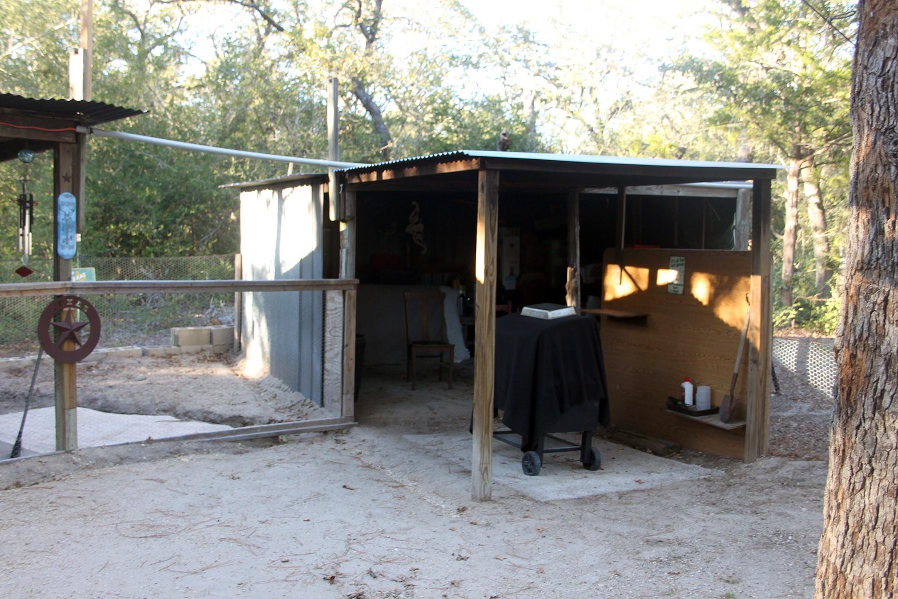 224 Sides Ln, Lockhart, TX 78644