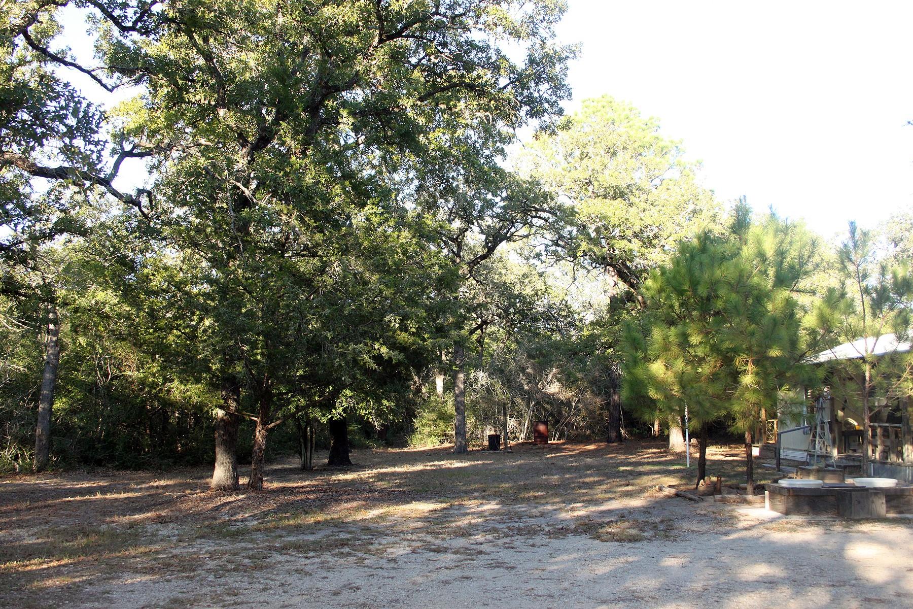 224 Sides Ln, Lockhart, TX 78644