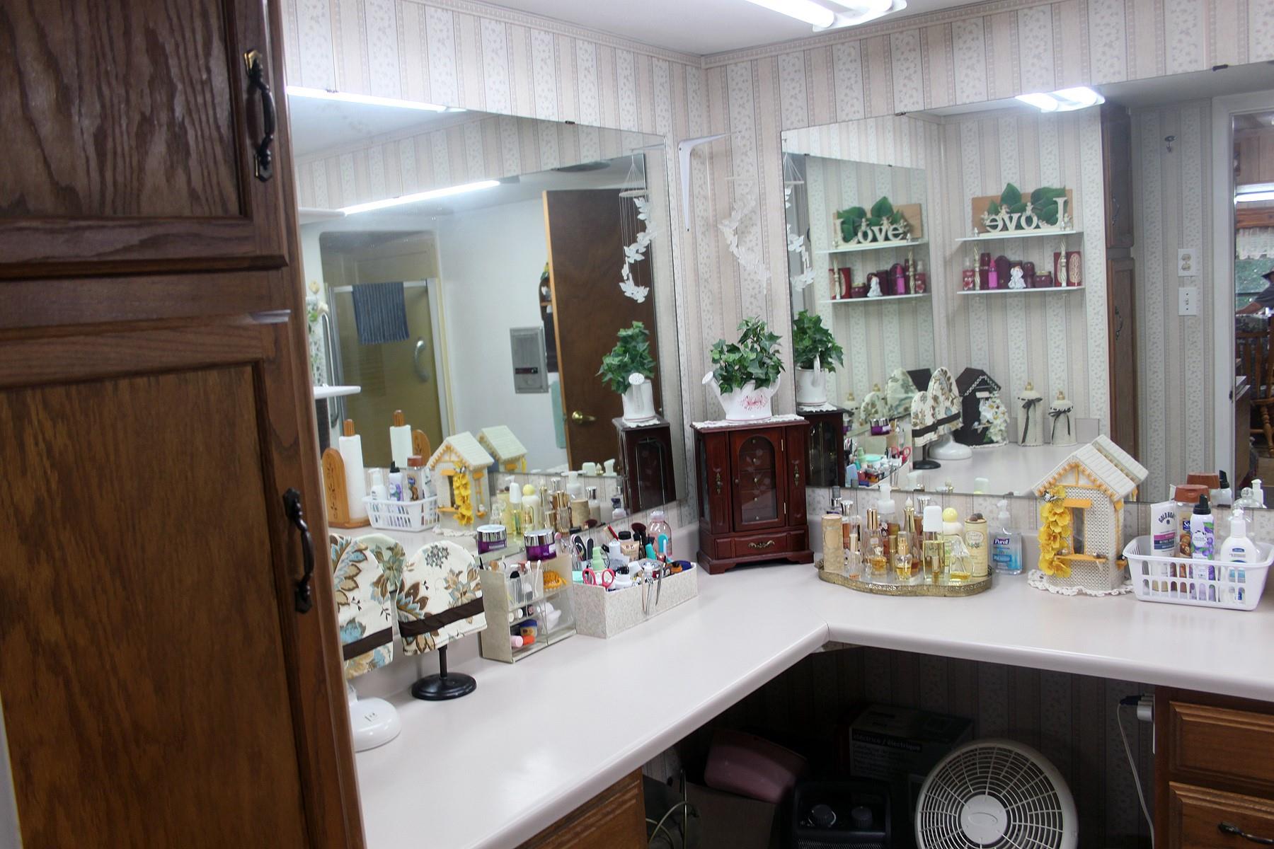 224 Sides Ln, Lockhart, TX 78644