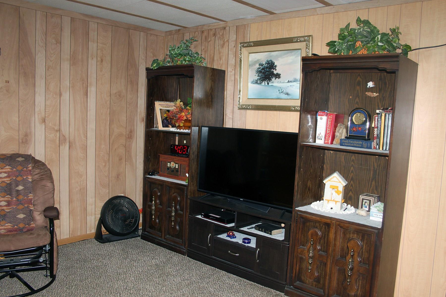 224 Sides Ln, Lockhart, TX 78644