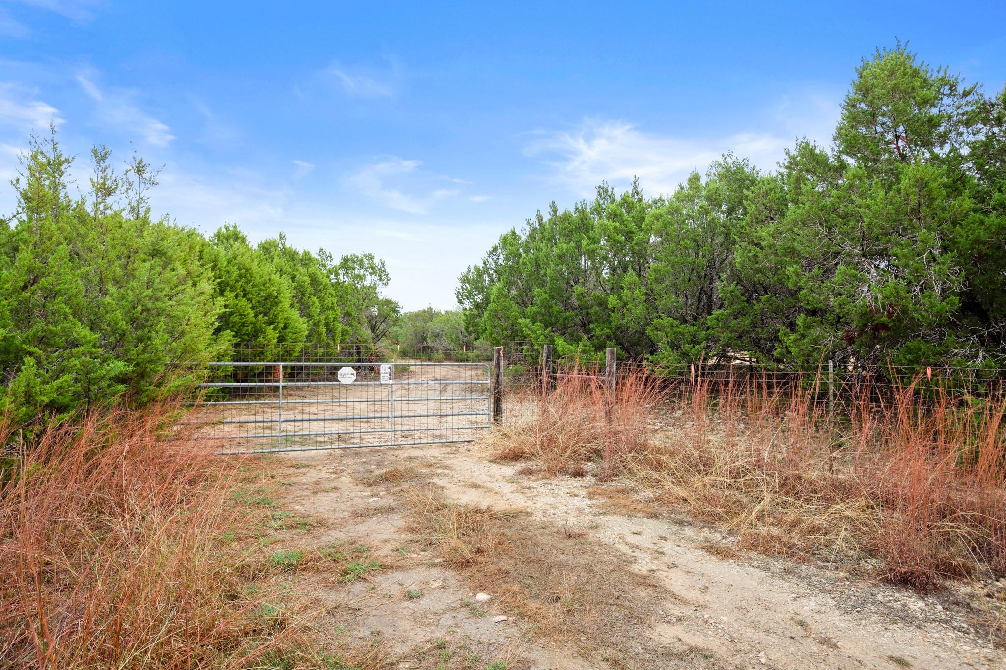 4340 County Road 284 Rd, Liberty Hill, TX 78642