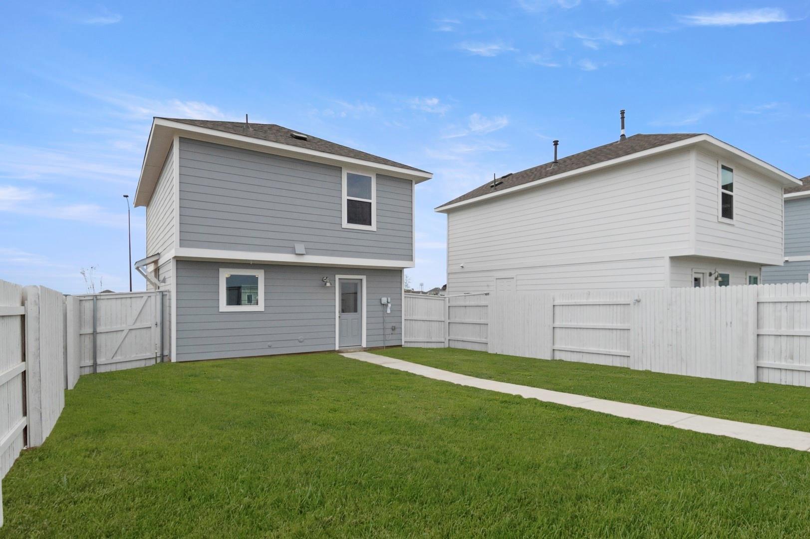 133 Daylily Dr, Elgin, TX 78621