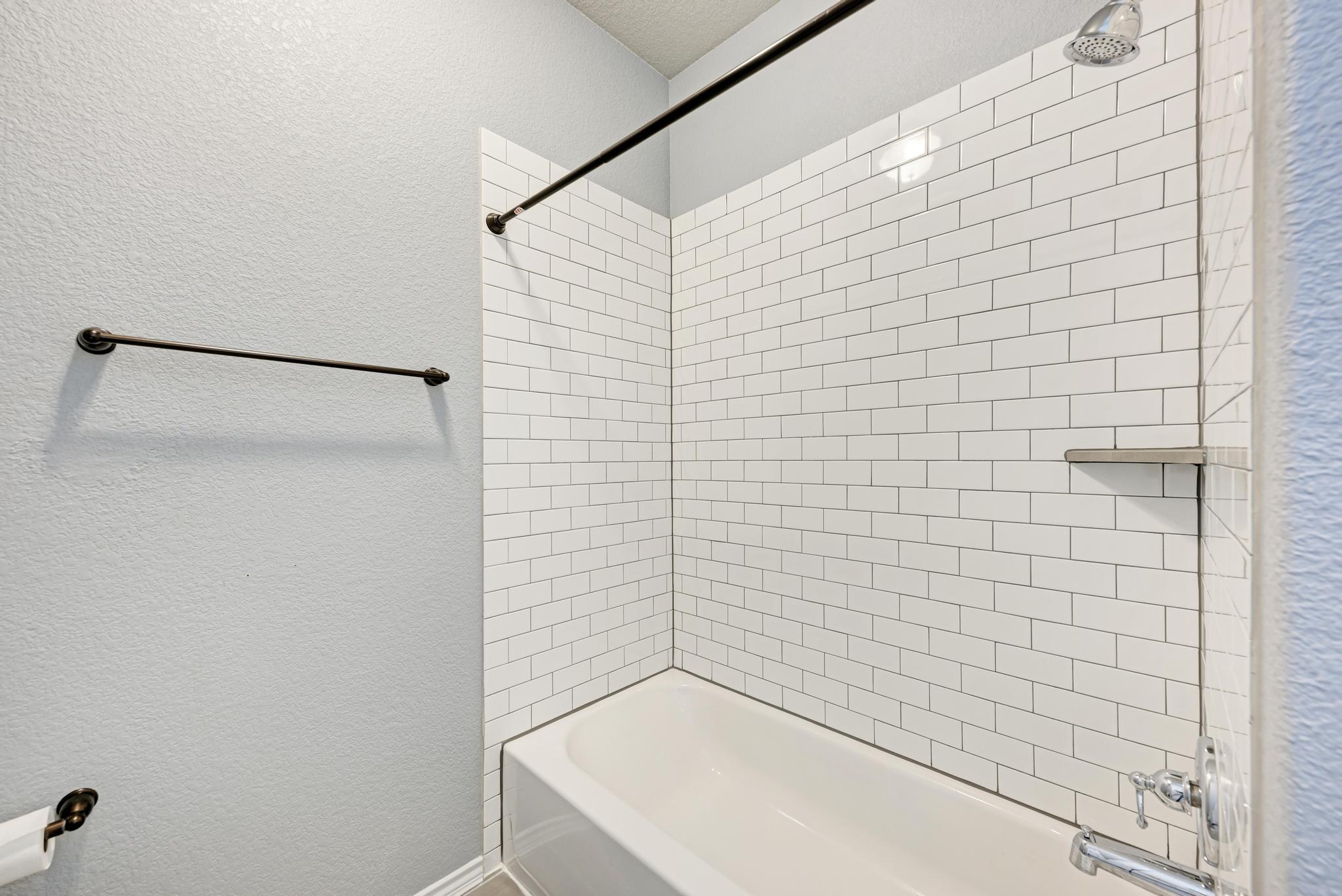 136 Finley St, Hutto, TX 78634