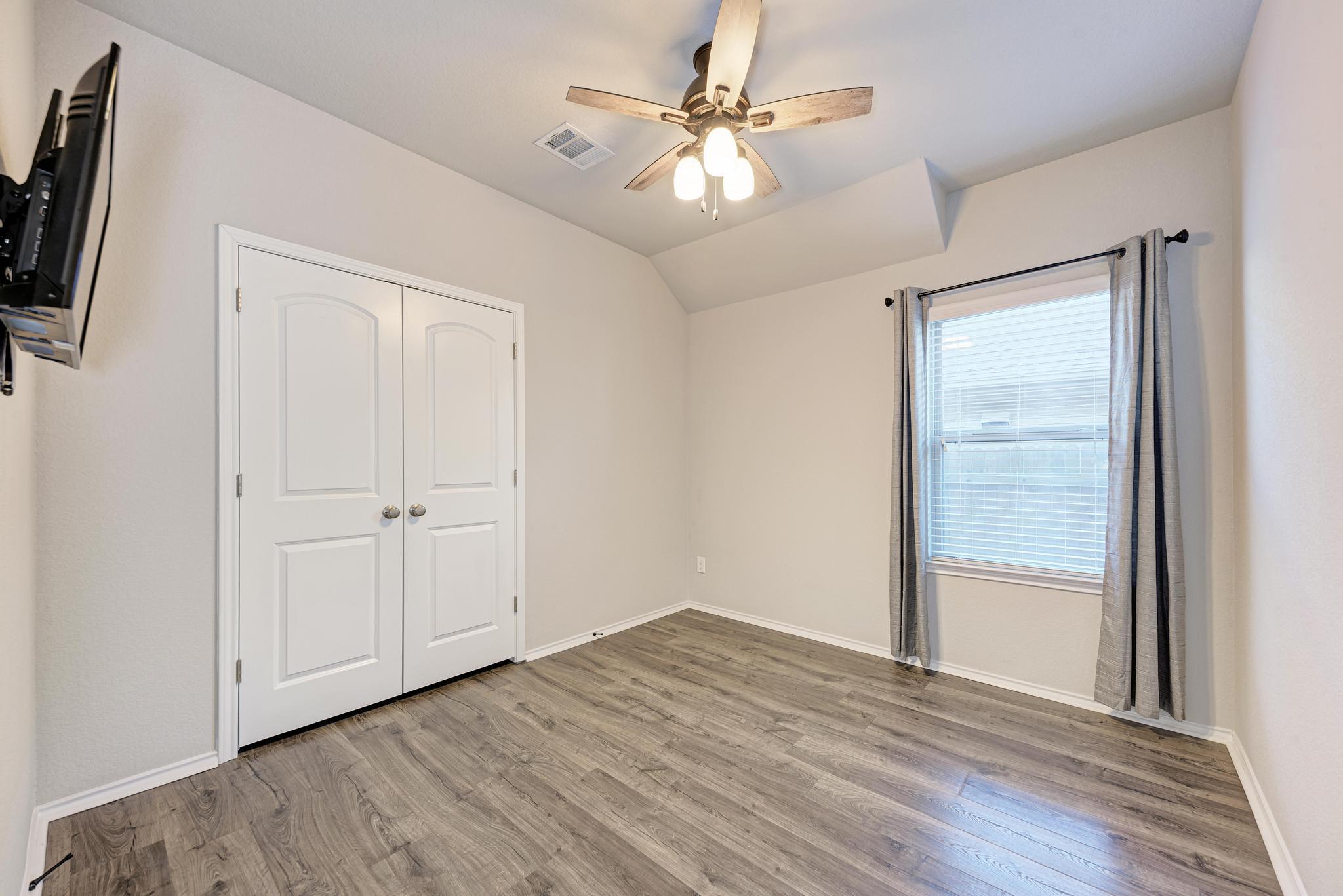 136 Finley St, Hutto, TX 78634