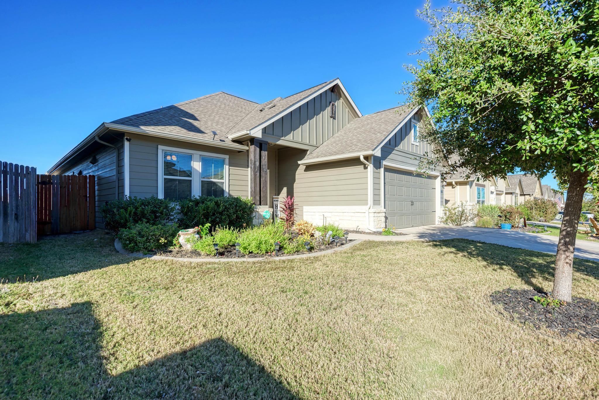 136 Finley St, Hutto, TX 78634