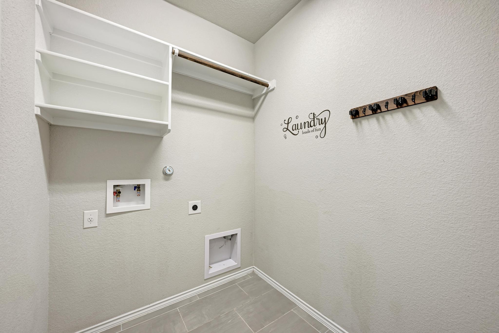 136 Finley St, Hutto, TX 78634