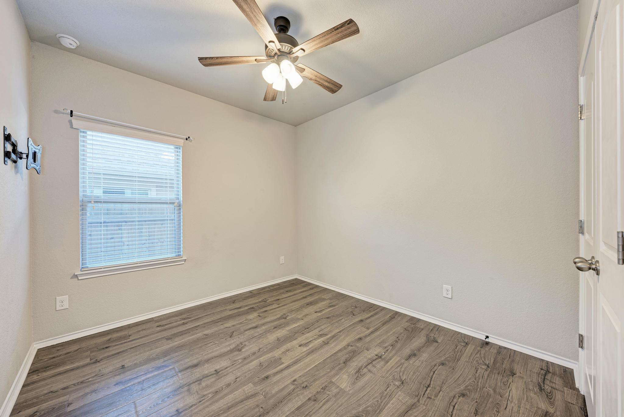 136 Finley St, Hutto, TX 78634