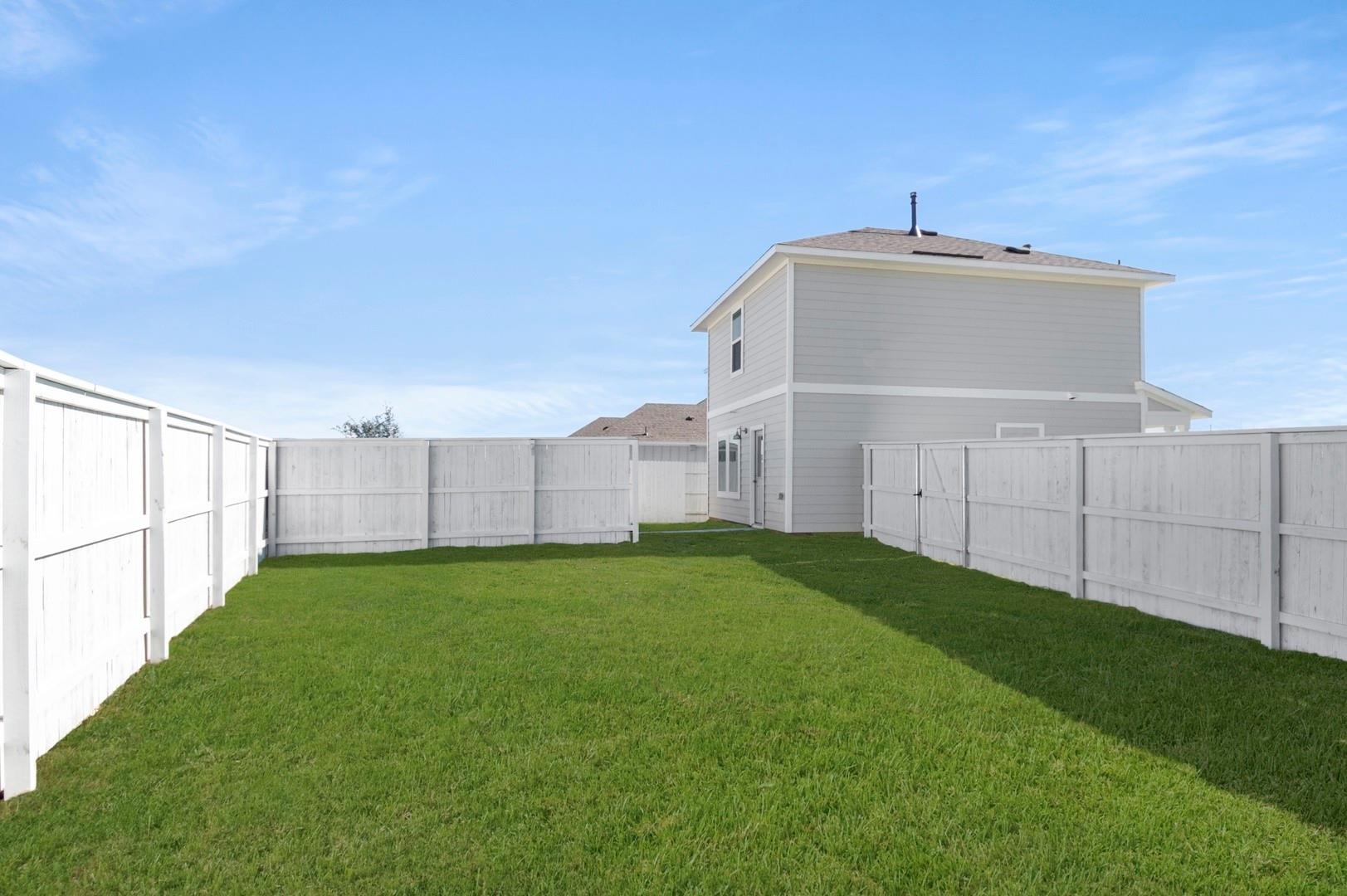 117 Summer Dr, Elgin, TX 78621