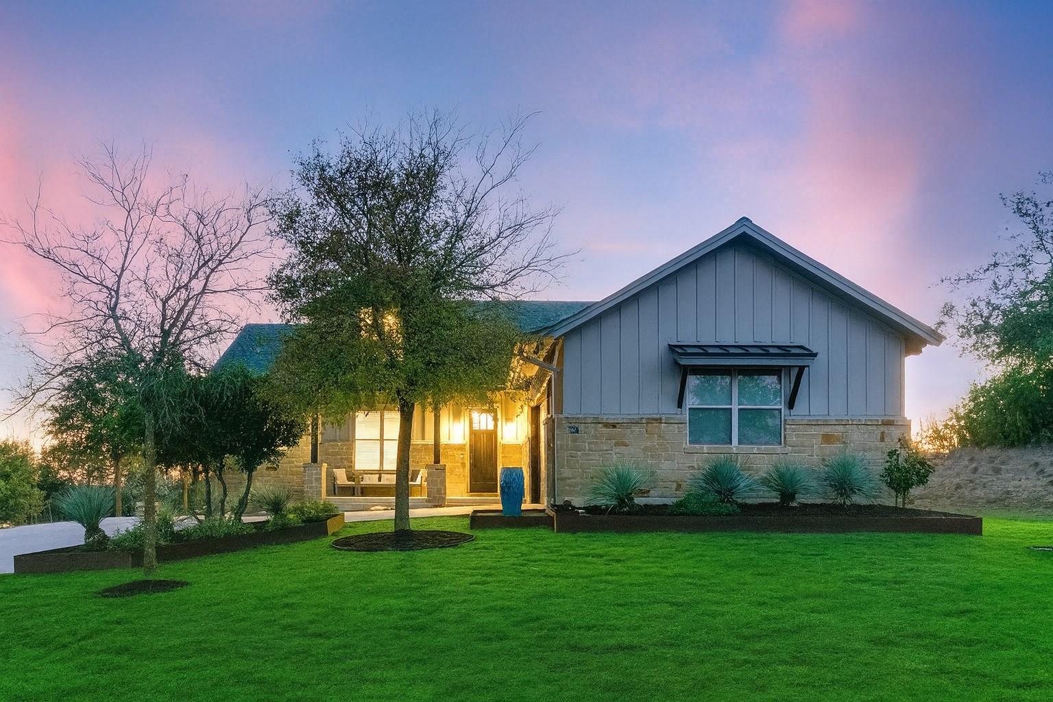 321 Running Deer Ln, Dripping Springs, TX 78620