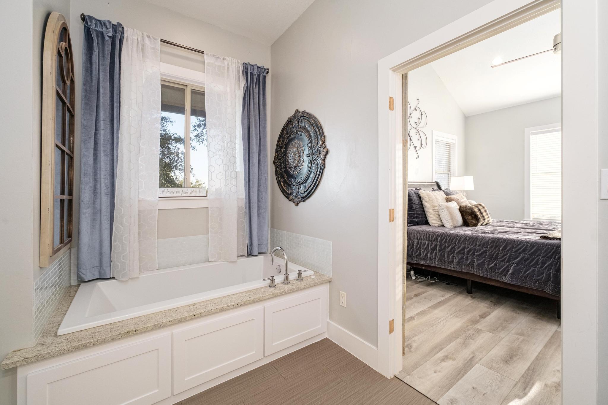 321 Running Deer Ln, Dripping Springs, TX 78620