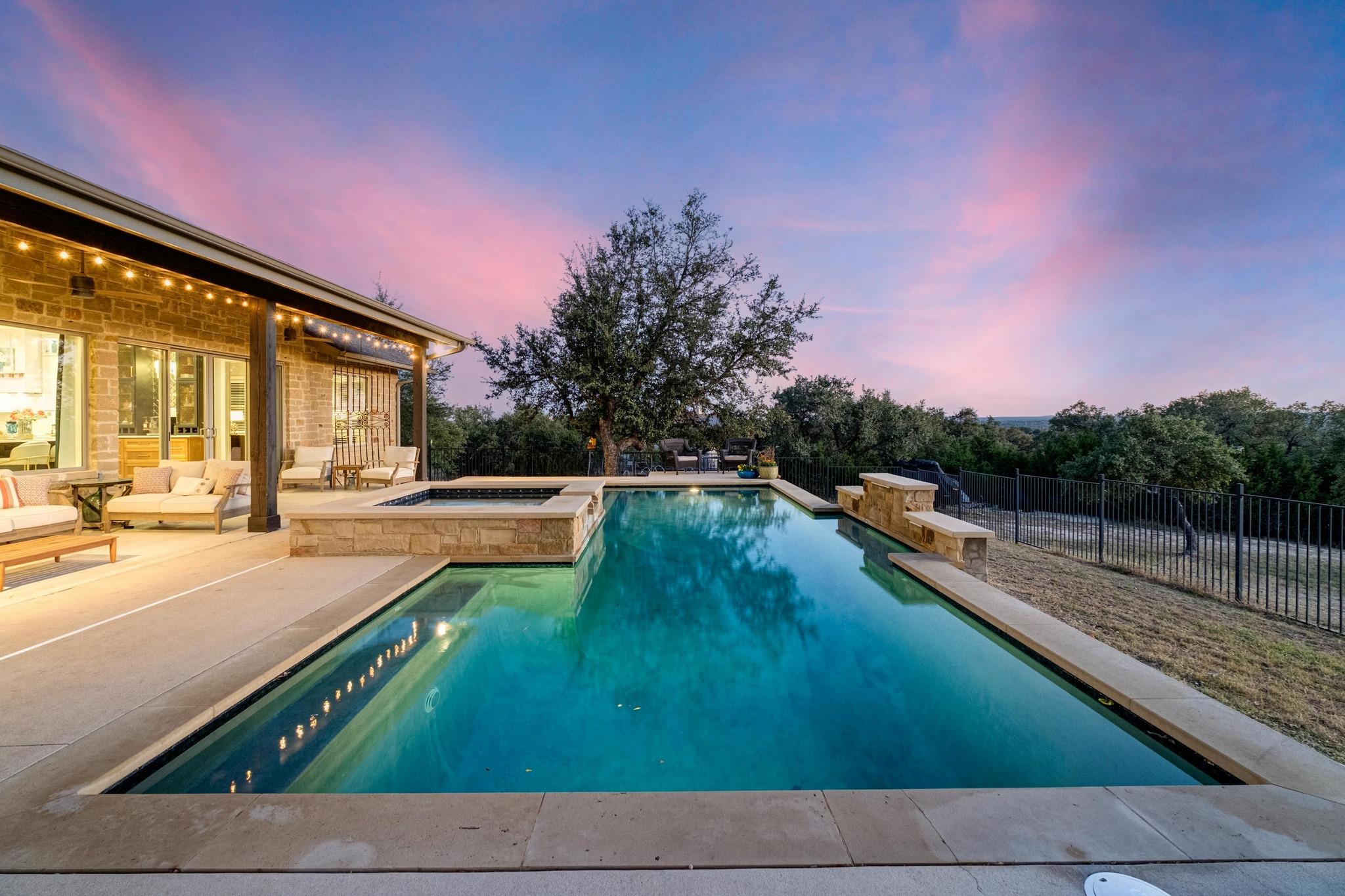 321 Running Deer Ln, Dripping Springs, TX 78620