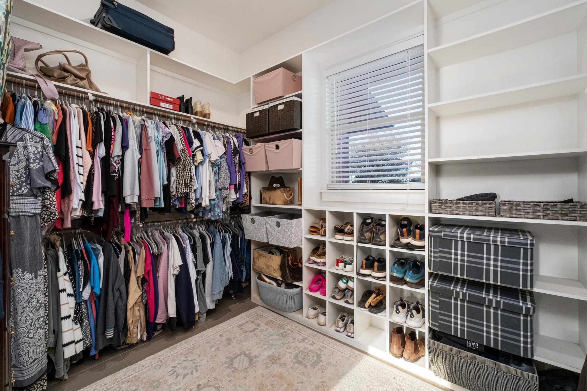 321 Running Deer Ln, Dripping Springs, TX 78620