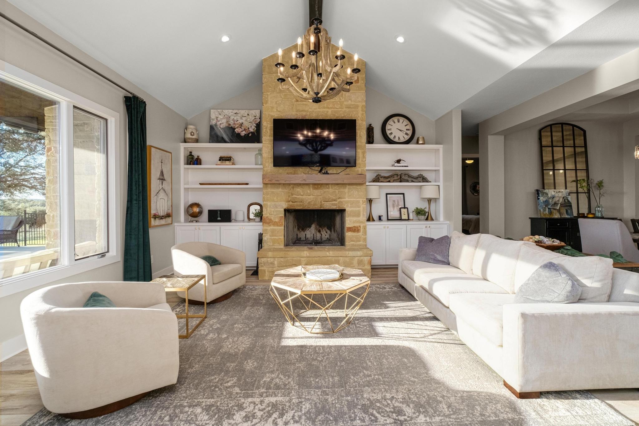 321 Running Deer Ln, Dripping Springs, TX 78620