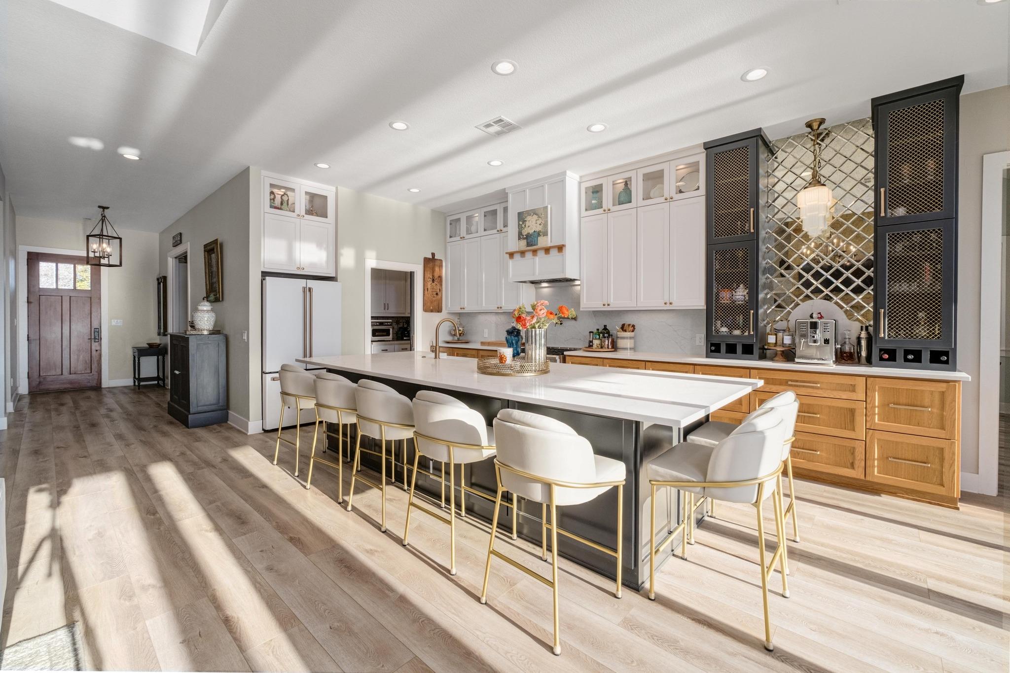 321 Running Deer Ln, Dripping Springs, TX 78620