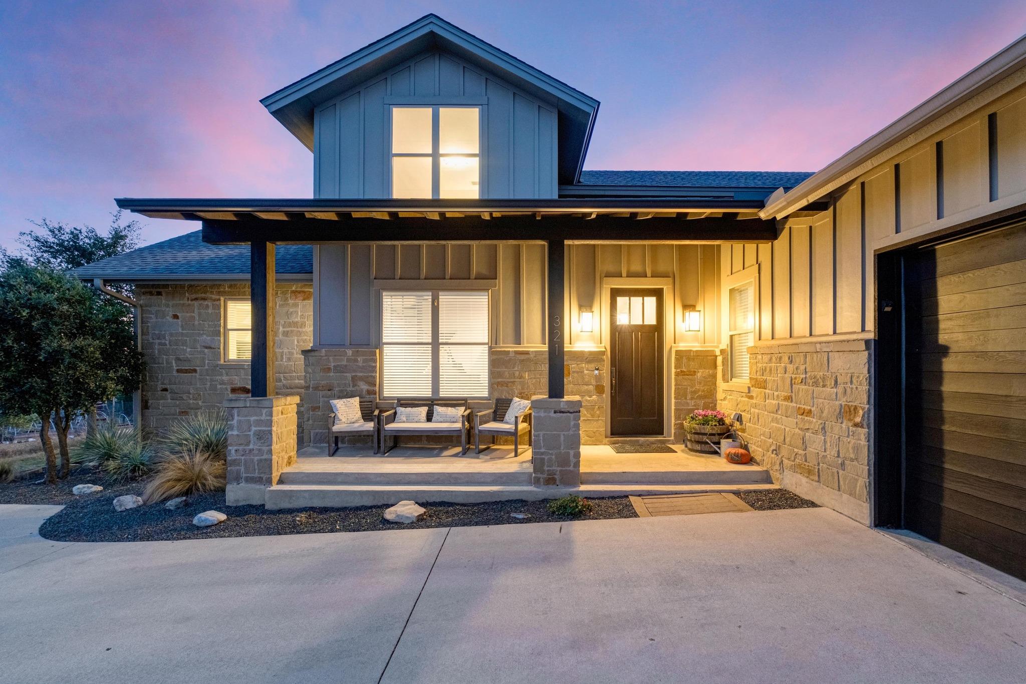 321 Running Deer Ln, Dripping Springs, TX 78620