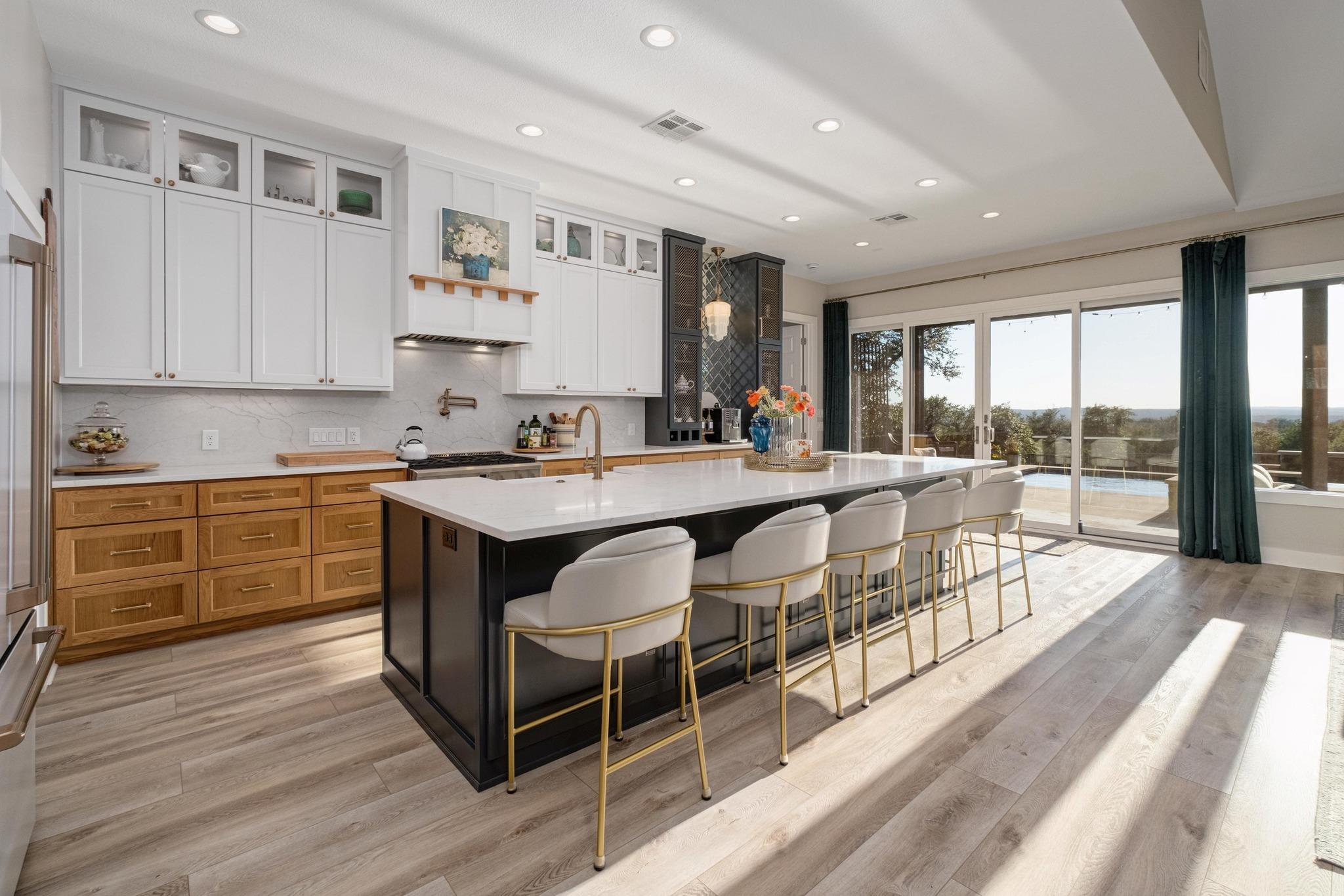 321 Running Deer Ln, Dripping Springs, TX 78620