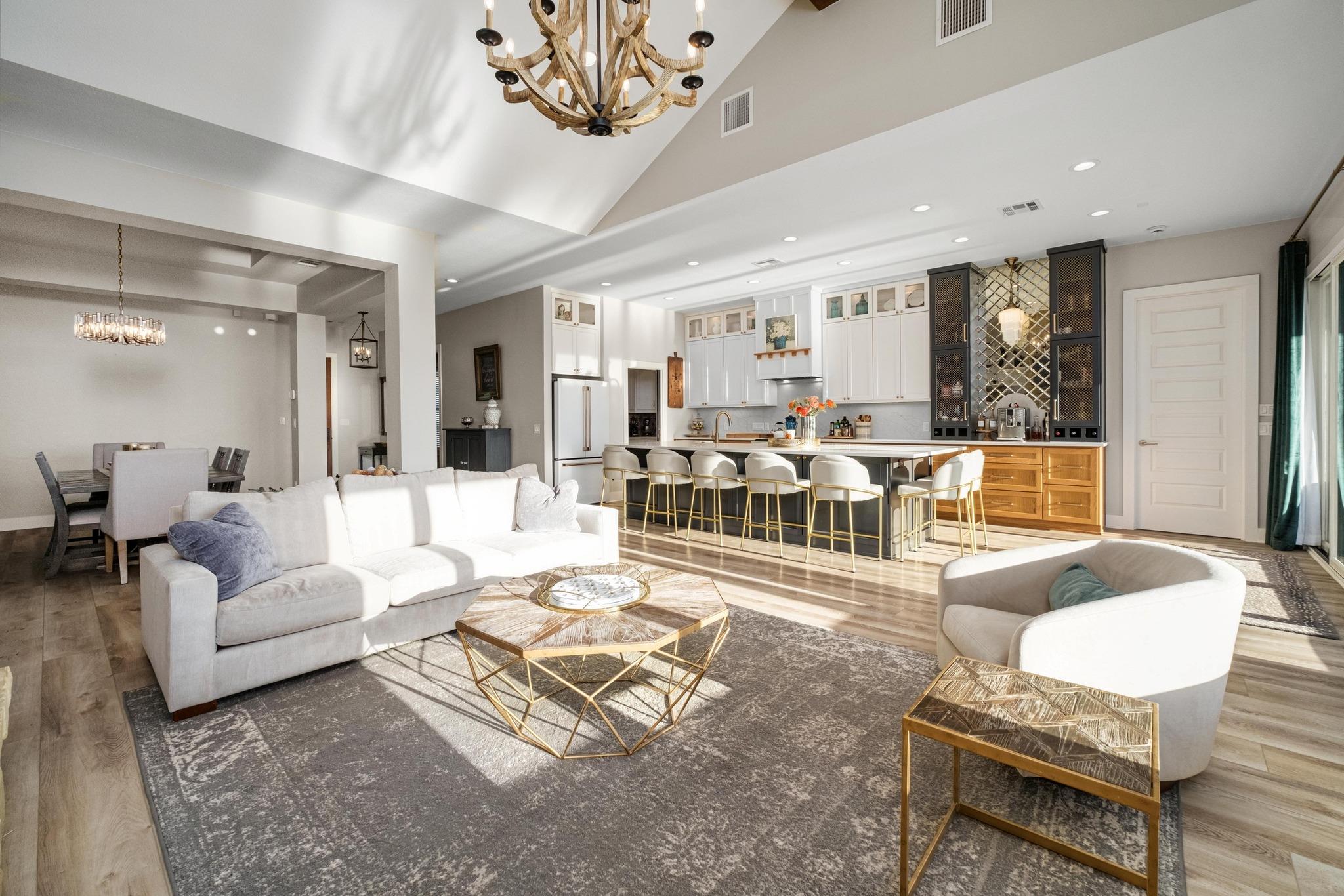 321 Running Deer Ln, Dripping Springs, TX 78620