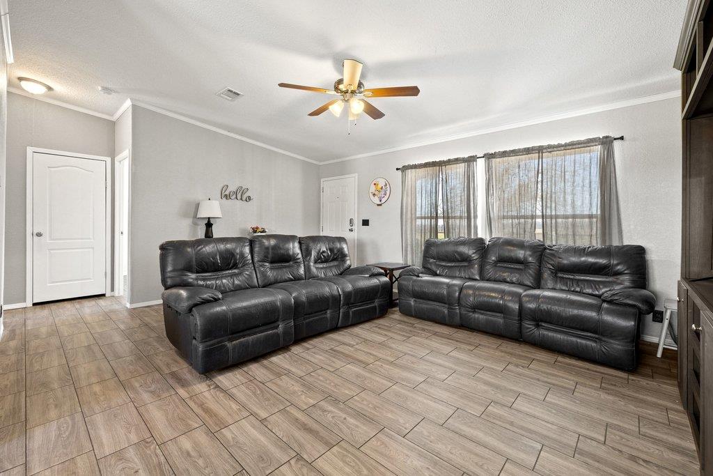 950 S Fm 486, Thorndale, TX 76577