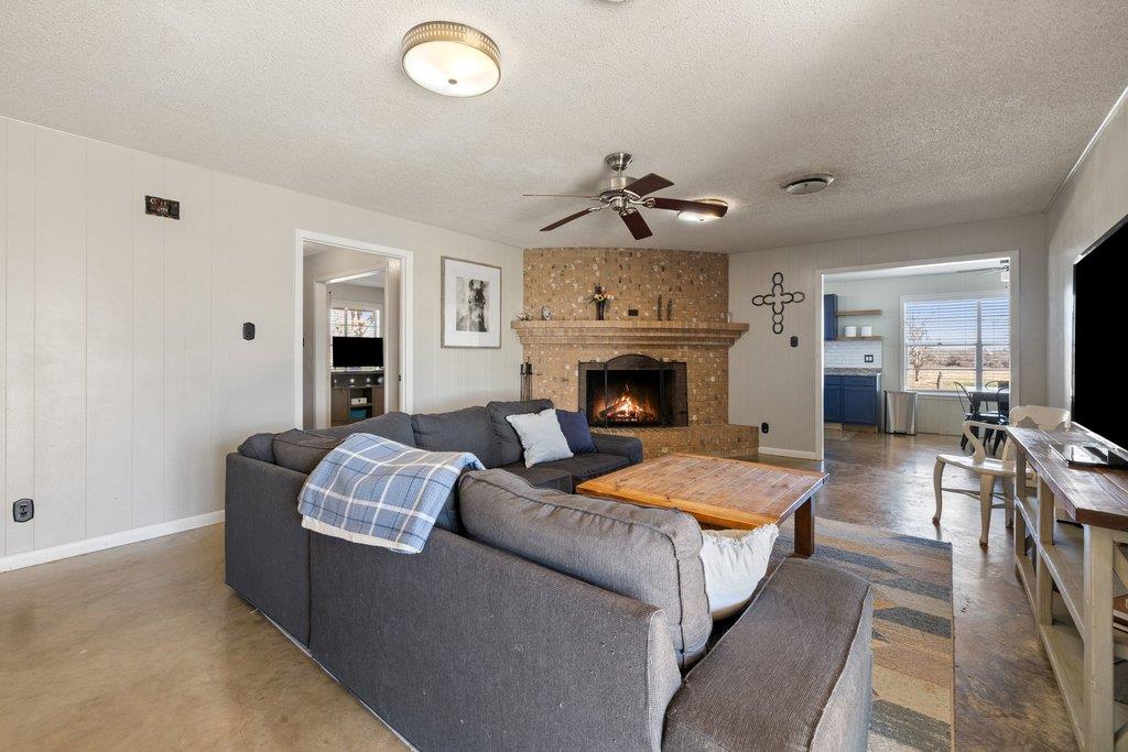 950 S Fm 486, Thorndale, TX 76577