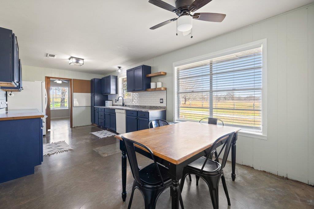 950 S Fm 486, Thorndale, TX 76577