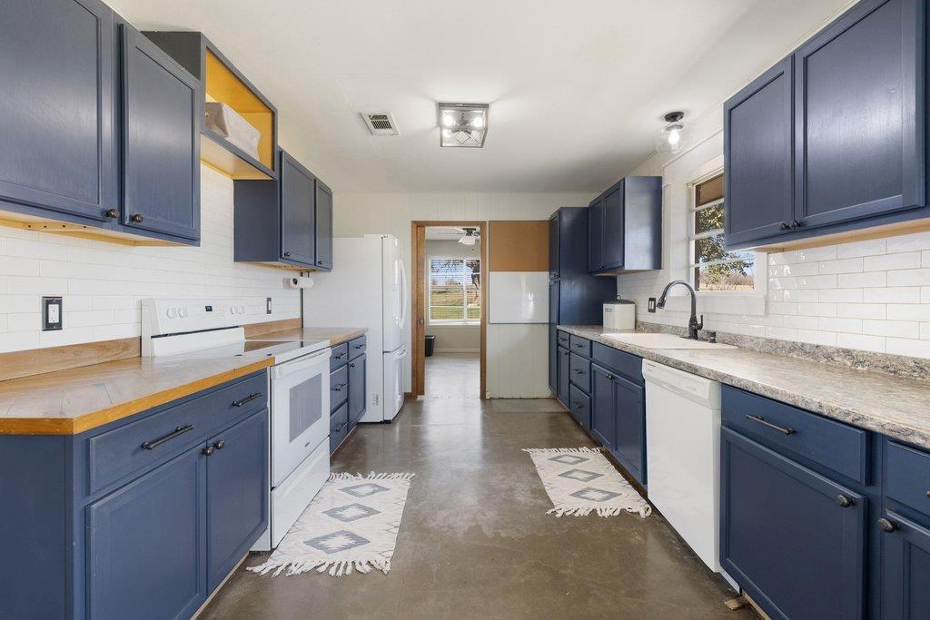 950 S Fm 486, Thorndale, TX 76577