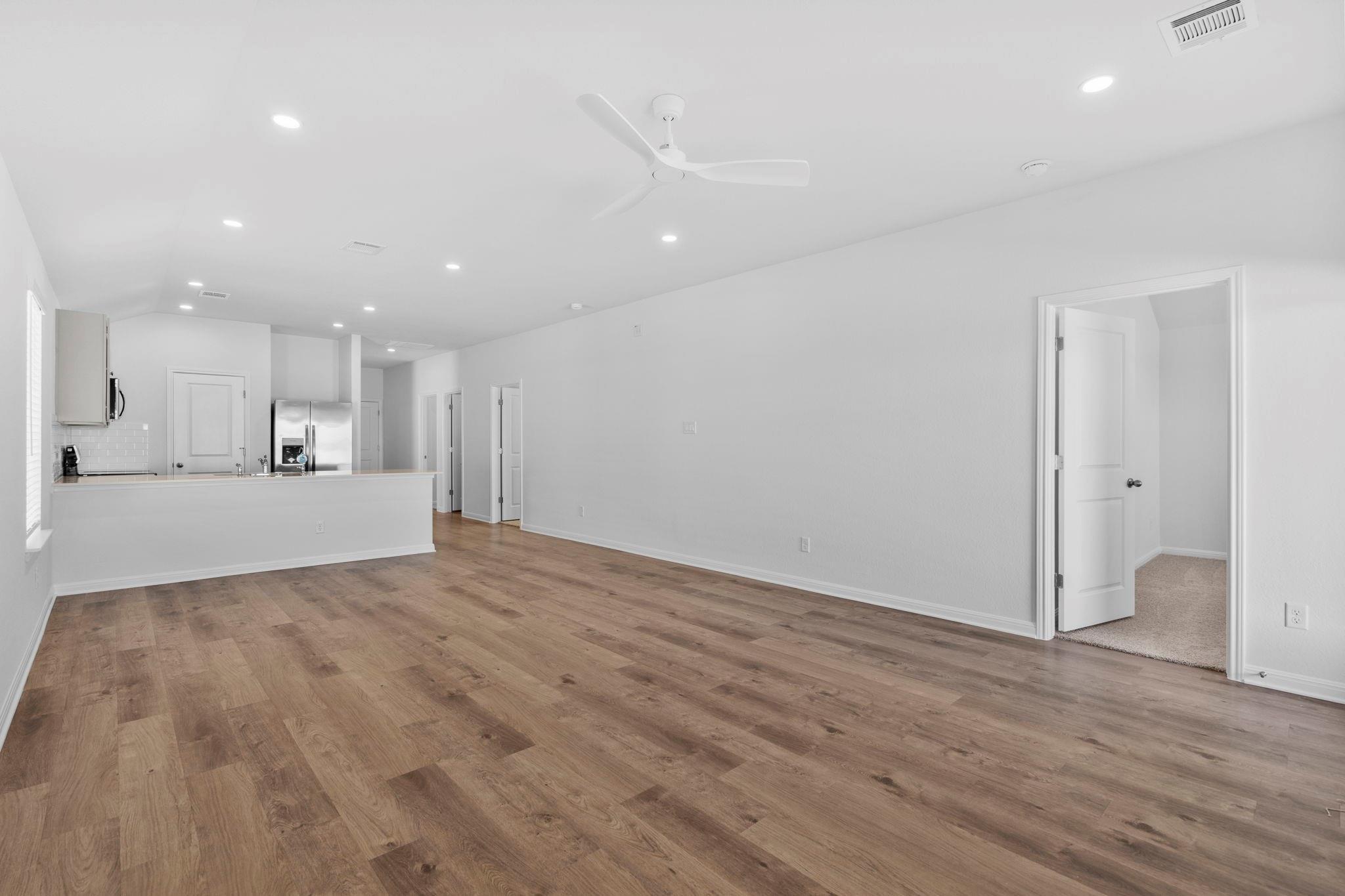 125 Hatari Trl, Jarrell, TX 76537