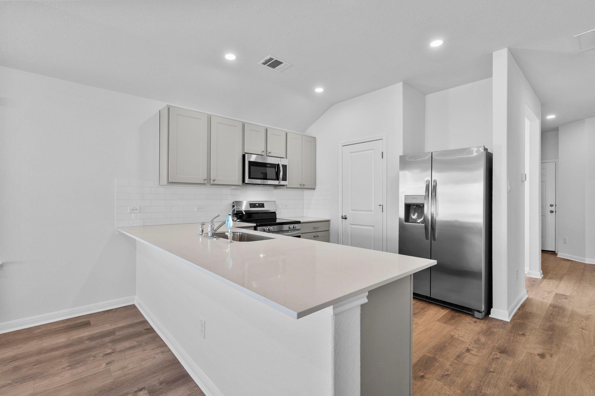 125 Hatari Trl, Jarrell, TX 76537