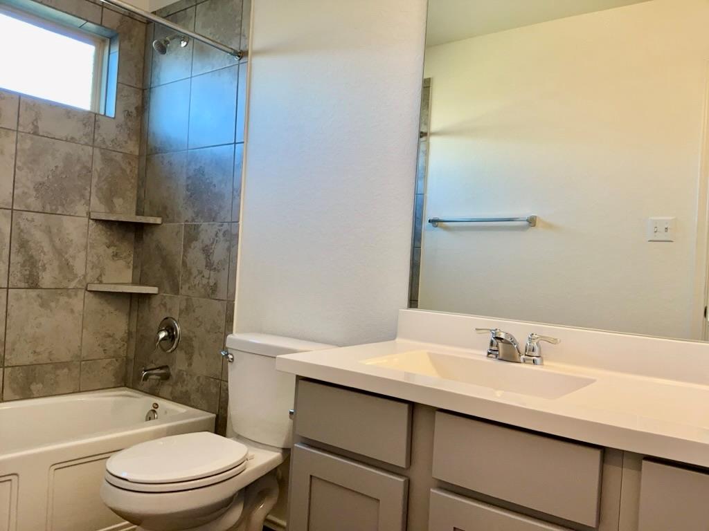 101 Cosmos Ln # 32-K, Jarrell, TX 76537