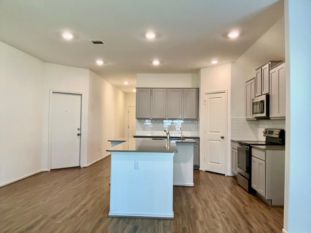 101 Cosmos Ln # 32-K, Jarrell, TX 76537