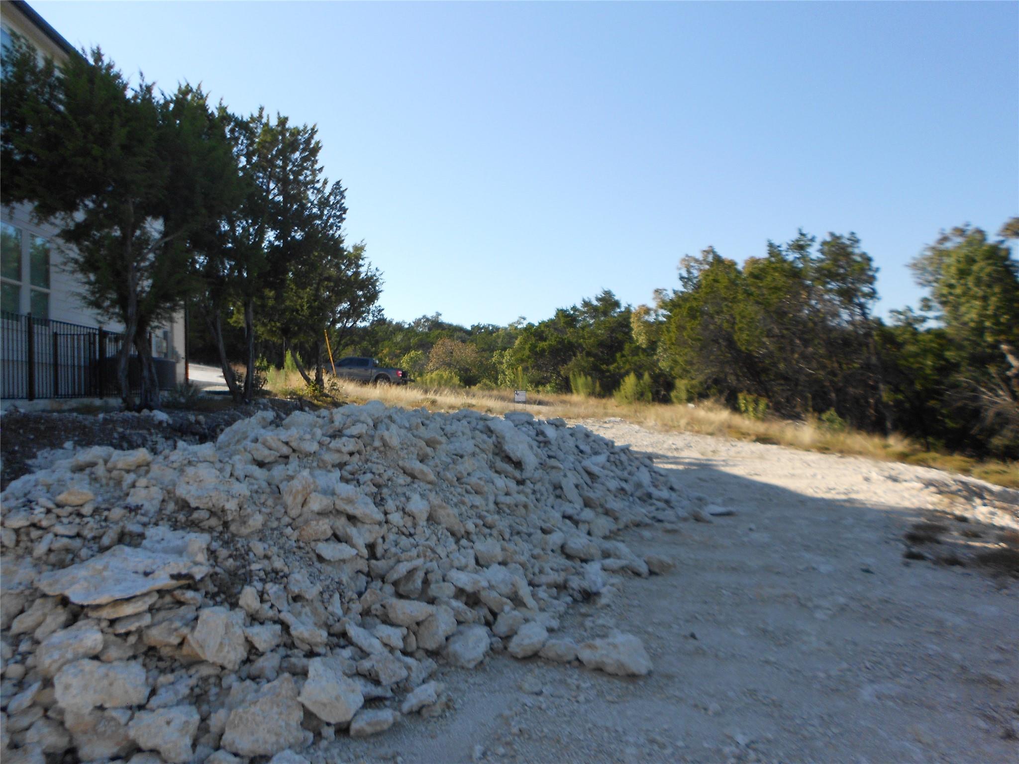 8305 Tombstone Cv, Lago Vista, TX 78645