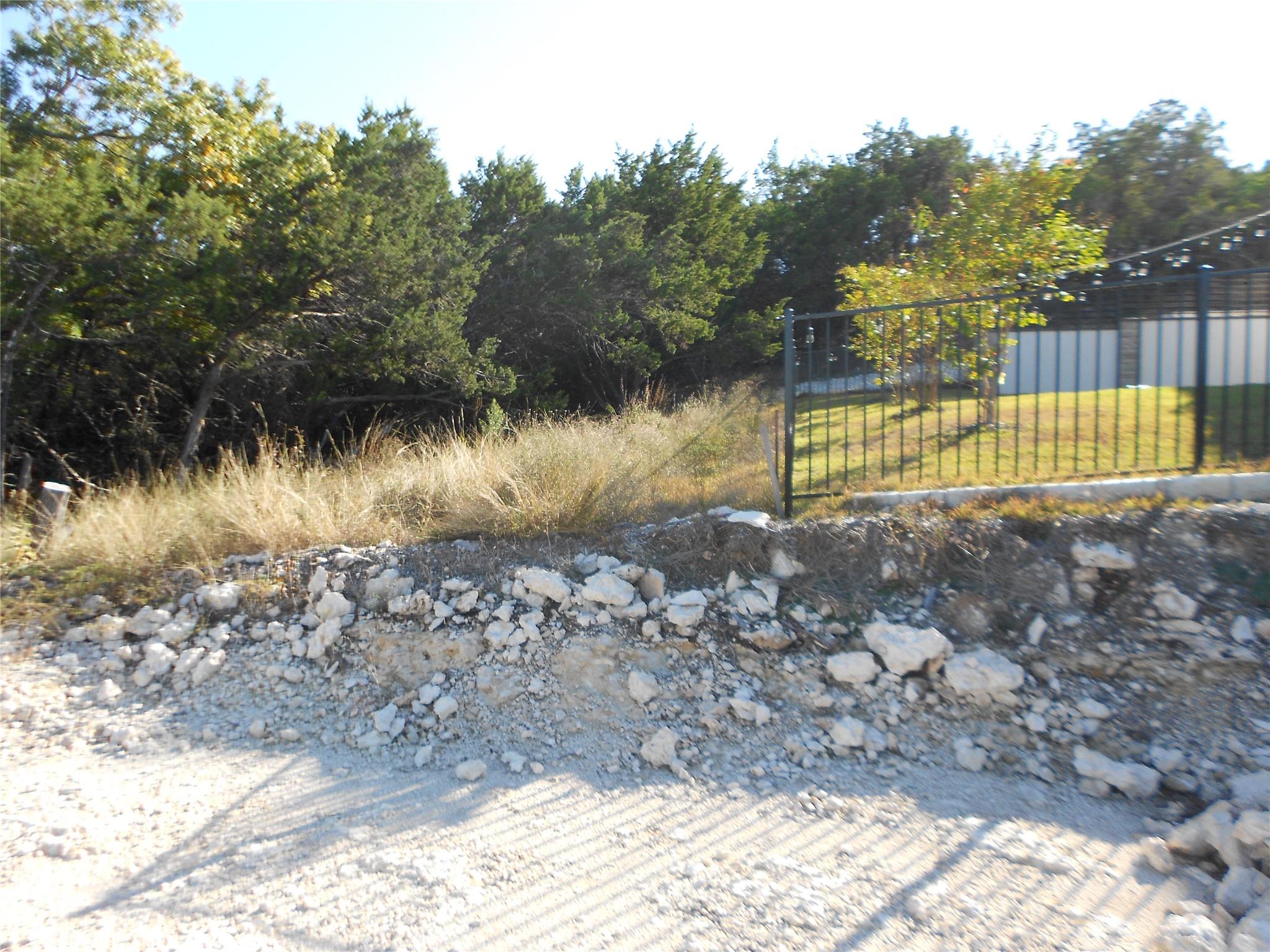 8305 Tombstone Cv, Lago Vista, TX 78645